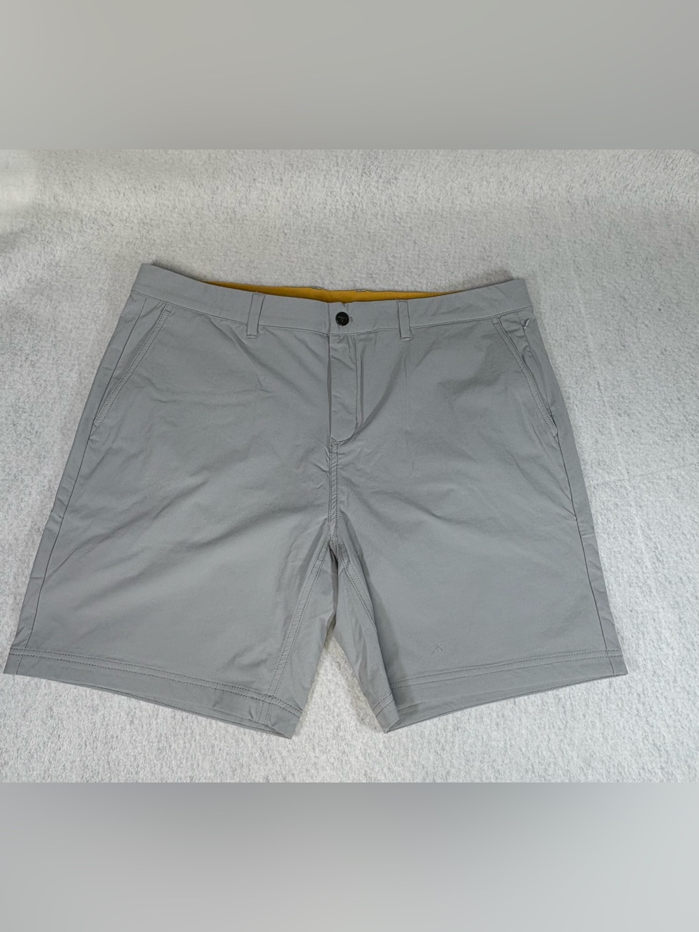 Avalon Light GrayPerformance  Golf Shorts NWT